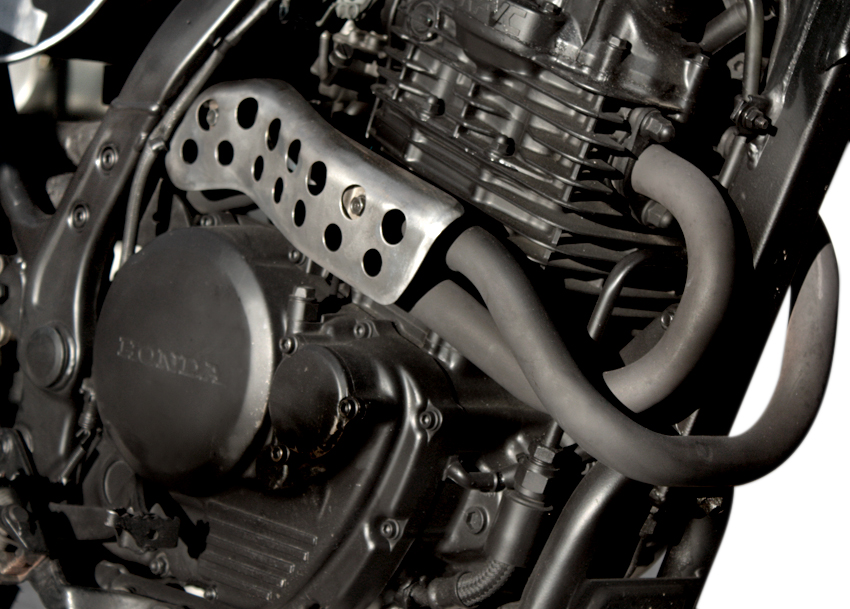 anvil_motociclette_MADUNASSA_Honda-dominator_05